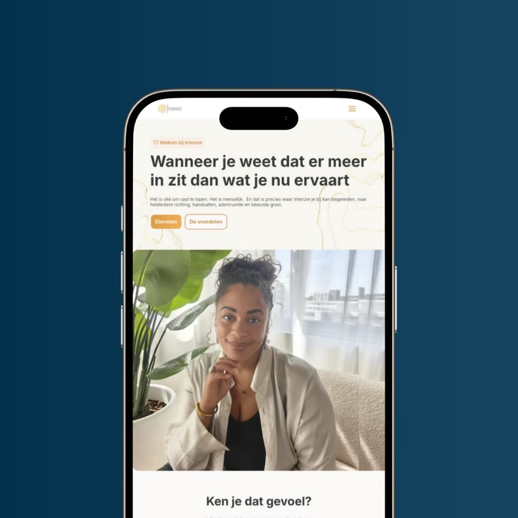 Mobiele weergave van de website van Intenzie
